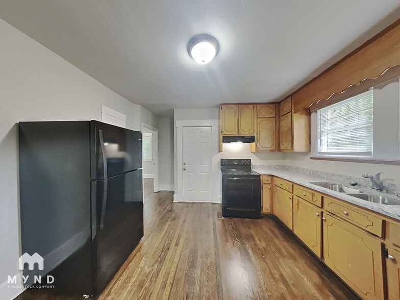 Building Photo - 4817 Avenue N