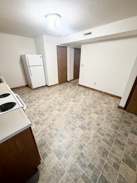 Building Photo - 22 Vosburgh Rd