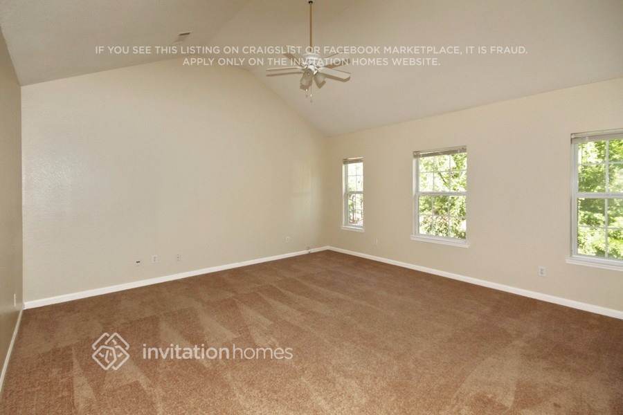 Building Photo - 4435 Ravenwood Dr