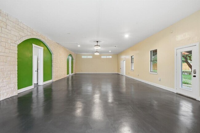 Building Photo - 17621 Stacey Ln