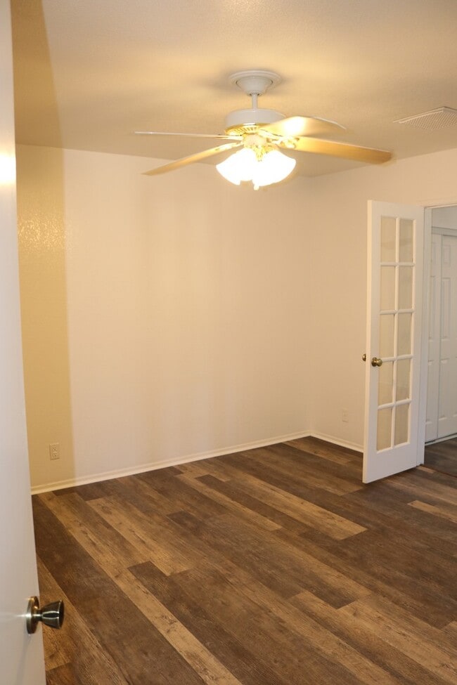 Building Photo - 4 bedrooms House for rent