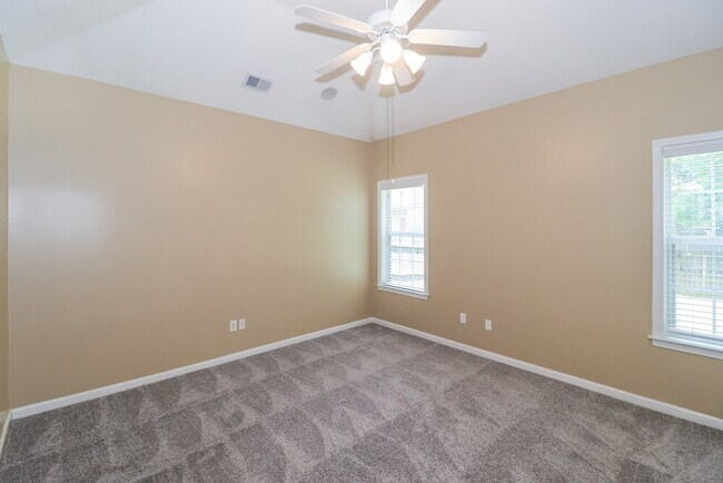 Building Photo - 9979 Misty Elm Dr