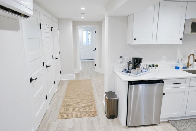 Building Photo - Luxury Rowhouse Living in Columbia Heights (w/Solar!)