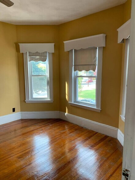 Building Photo - 77 Sheridan Ave