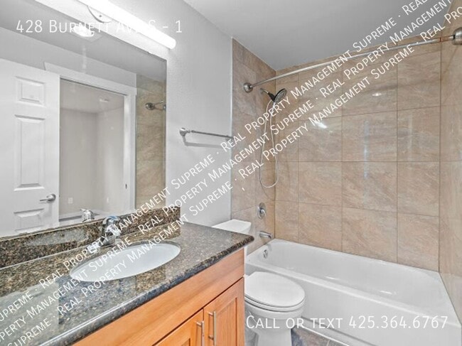 Building Photo - 428 Burnett Ave S