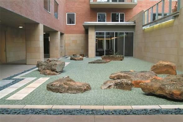 Building Photo - 901 W 9th St