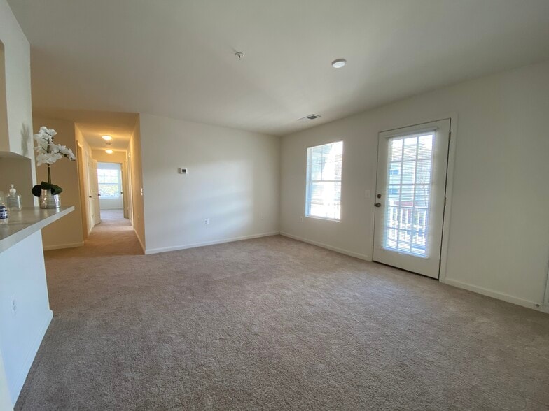 Building Photo - The Devon at South Riding