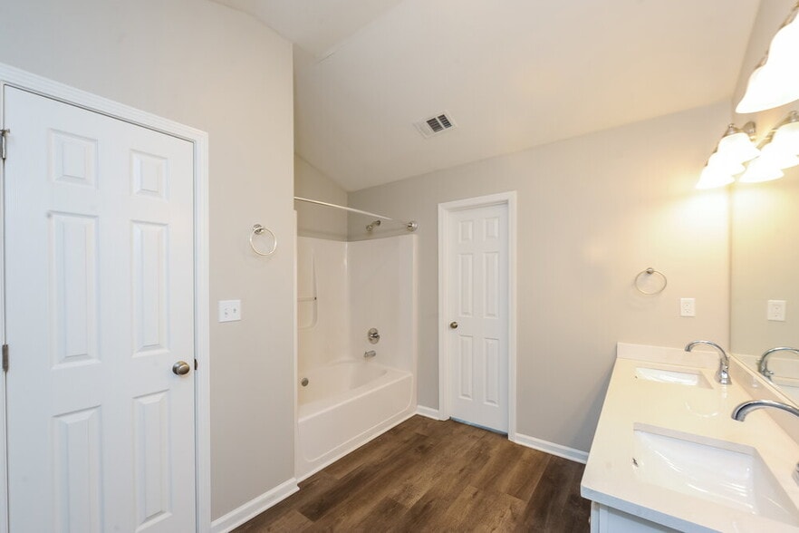 Building Photo - 202 Oconee Way