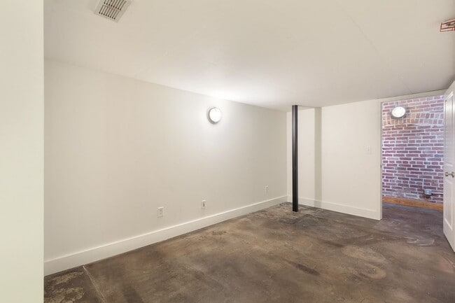 Building Photo - Industrial-Chic 2/2 Loft with Garage Near BeltLine & Downtown