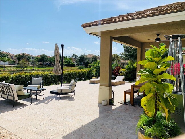 Primary Photo - 4812 Foxtail Palm Ct