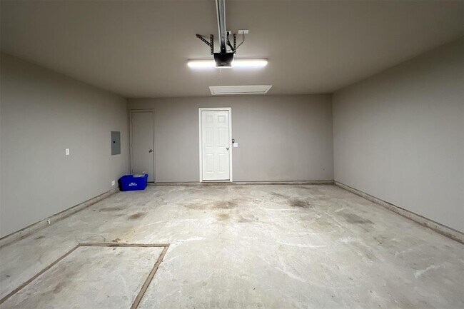 Building Photo - 7804 Bennie Terrace