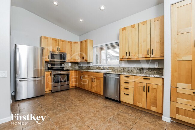 Building Photo - 4116 E Tanglewood Dr