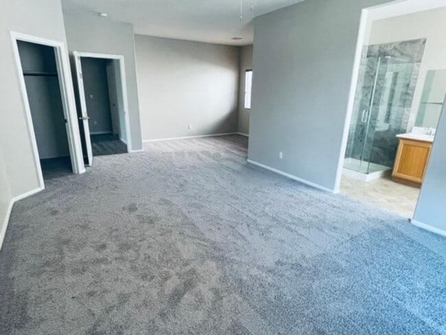 Building Photo - *WONDERFUL SINGLE STORY HOME IN "GREEN VAL...
