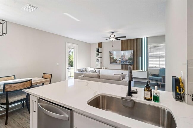 Building Photo - 7796 Somersworth Dr