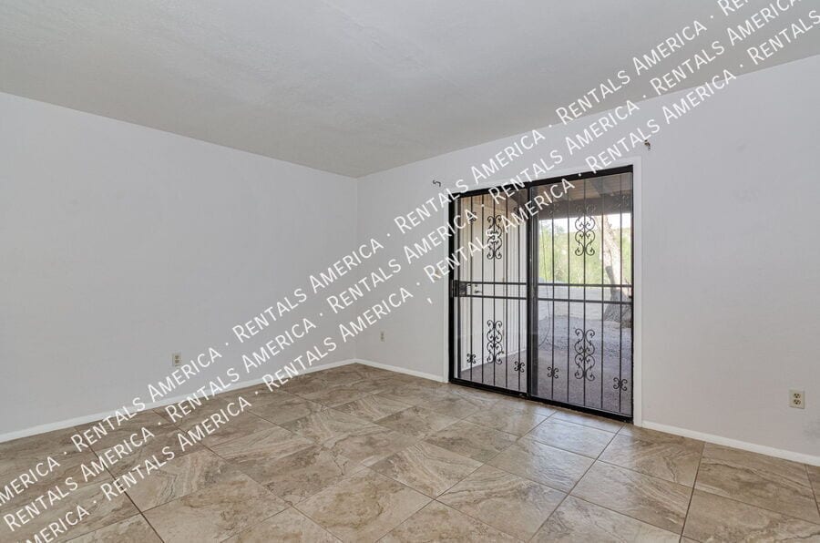 Building Photo - 5342 N Camino De La Culebra