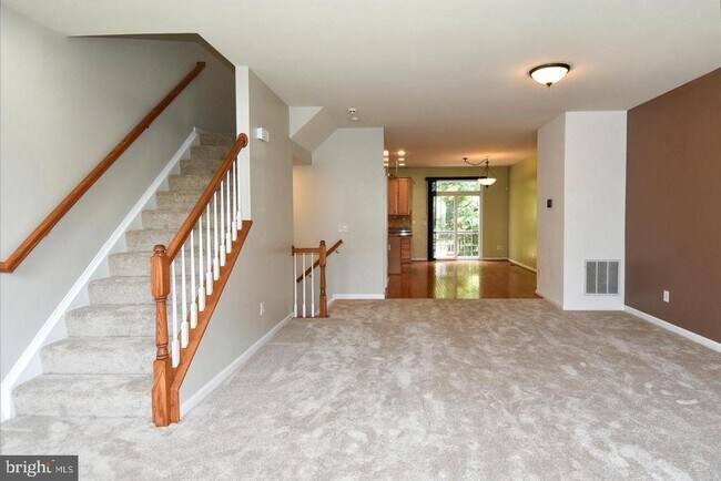 Building Photo - 7810 Locust Leaf Ln