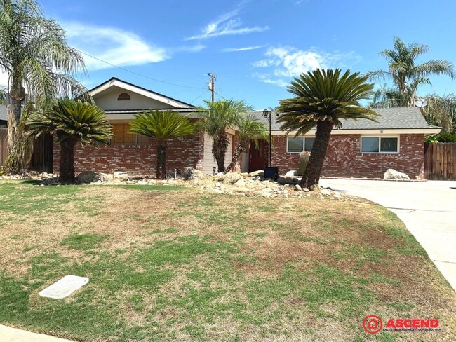 Primary Photo - Immaculate Home Near China Grade Loop!