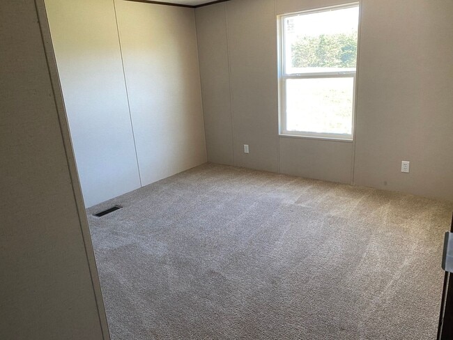 Building Photo - RANCH HOME