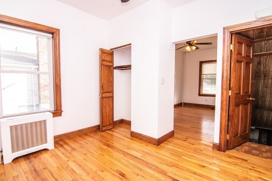 Building Photo - 12 Ravine Ter