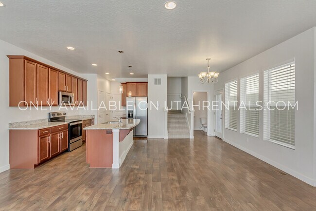 Building Photo - 2353 N Holbrook Way