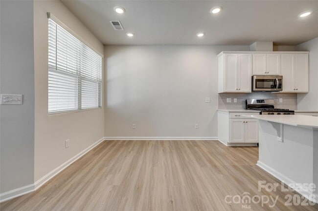 Building Photo - 807 Gable Oak Ln
