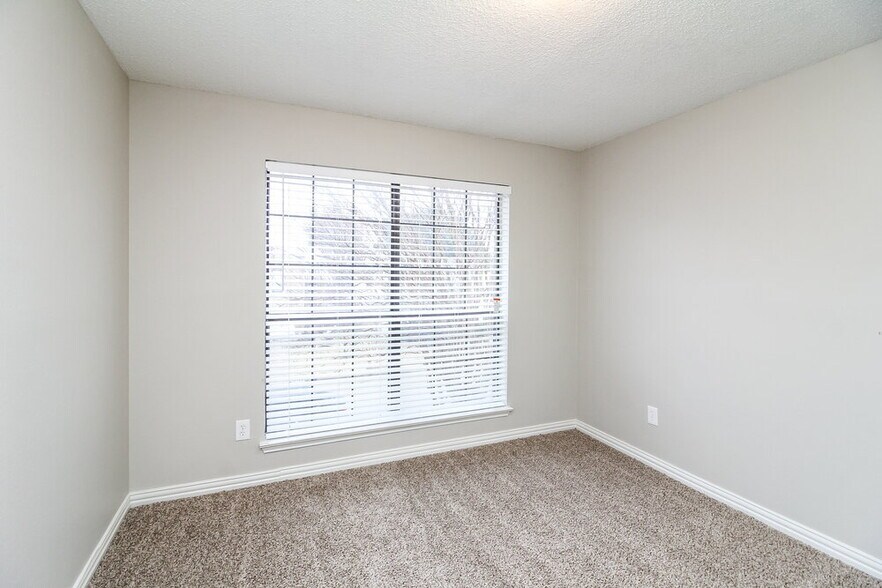 Building Photo - 802 Wyndham Pl