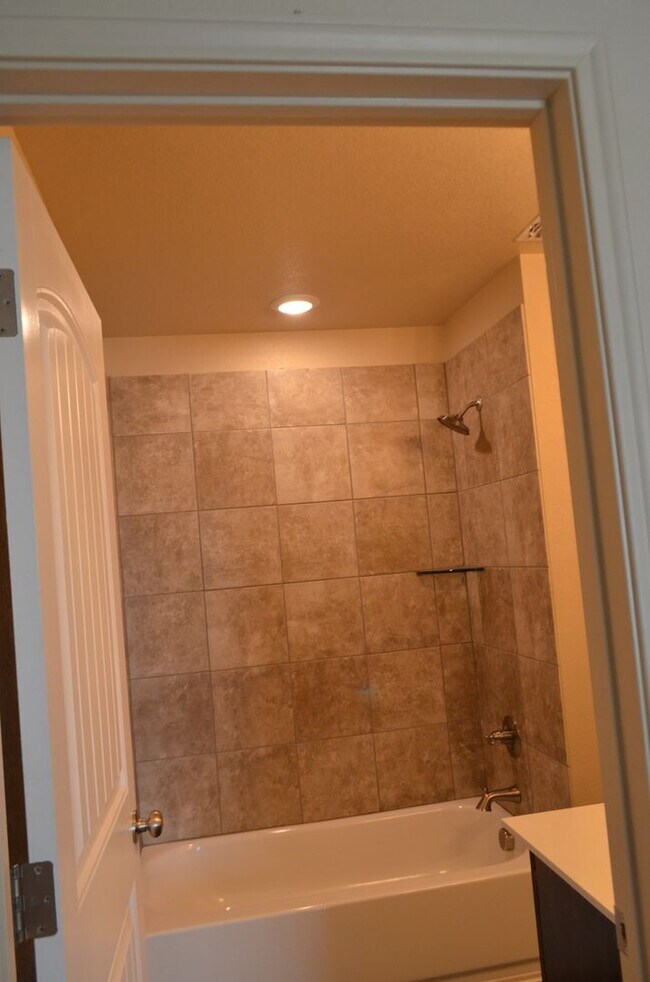 Building Photo - 1701 Castroville Trl