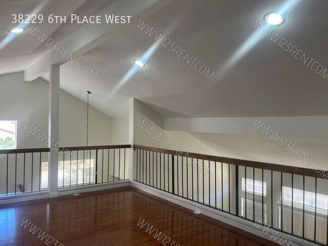 Building Photo - 38229 6th Pl W