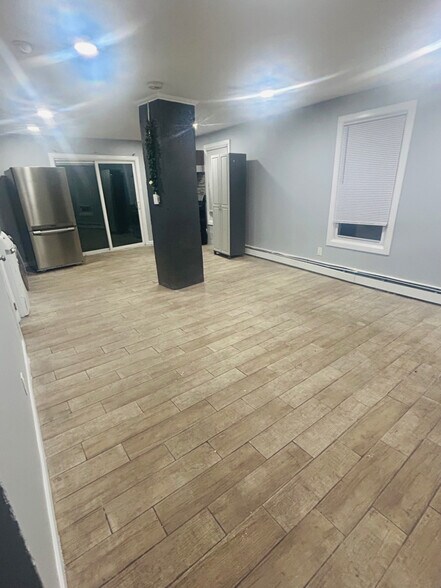 Building Photo - 311 W Broadway