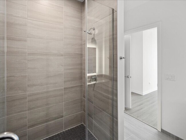 Building Photo - 808 N Cleveland Ave