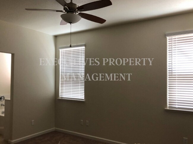 Building Photo - 1470 Woodbury Ct