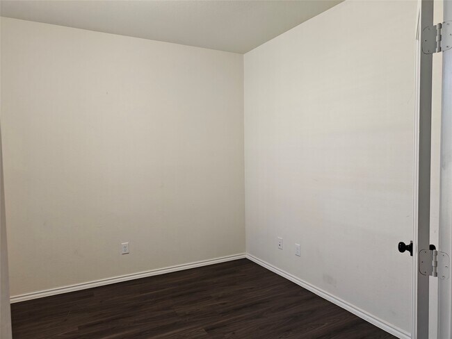 Building Photo - 1731 Gray Hawk Dr