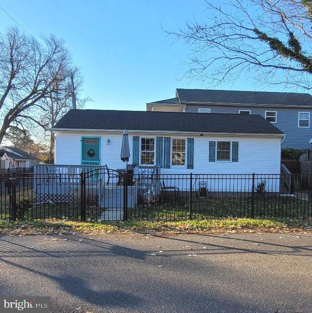 Primary Photo - 4039 1st St