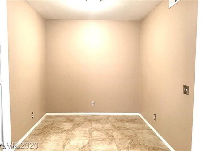 Building Photo - 251 S Green Valley Pkwy