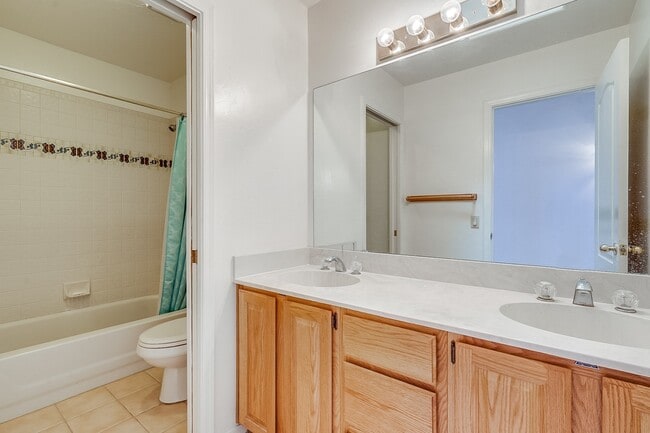Building Photo - 5631 N Paseo Otono