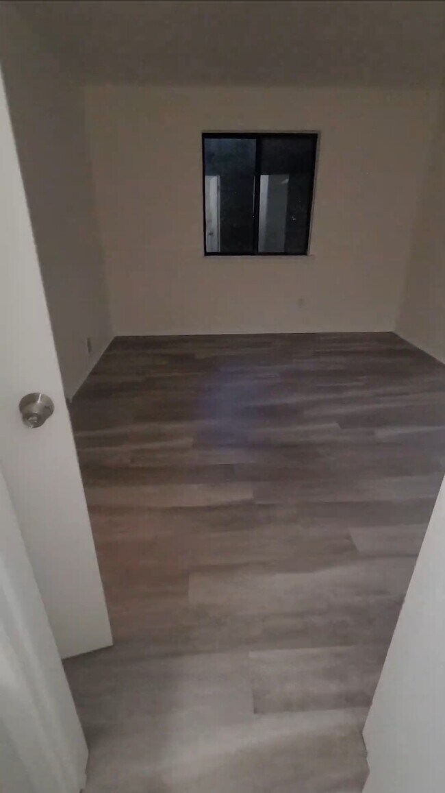 Building Photo - 1303 Morris Ct