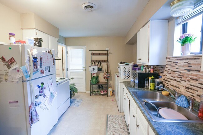 Building Photo - 729 Golfview Dr