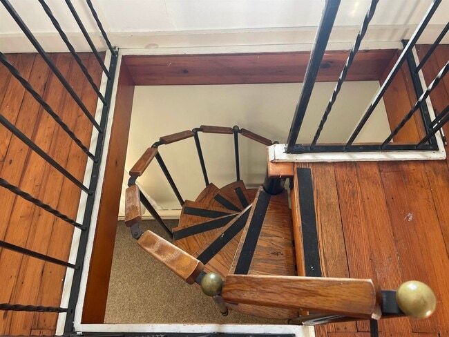 Building Photo - 7 Central Ave