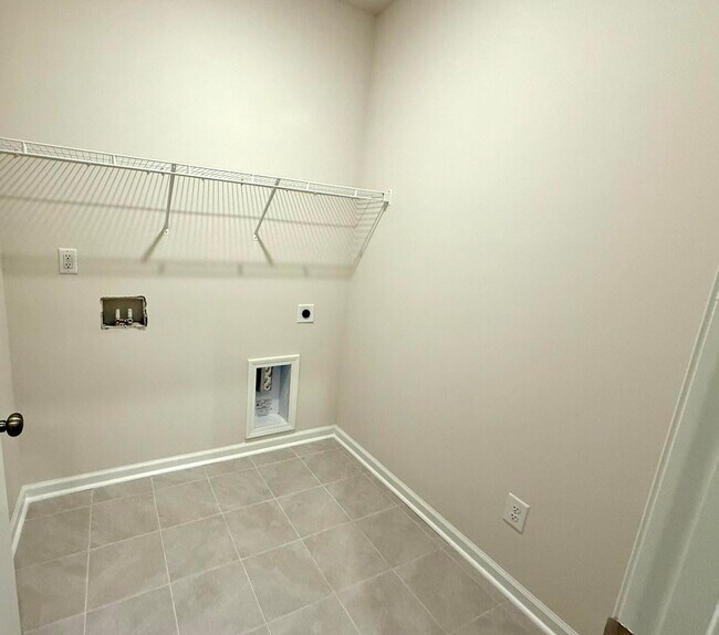 Building Photo - 9068 Malahide Ln