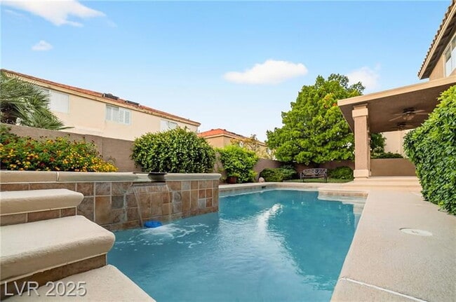 Building Photo - Exquisite 5-bed, 3-bath home w/ spacious 3-car garage offers luxurious living & effortless entert...