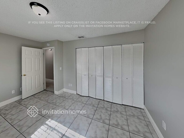Building Photo - 302 Iowa Woods Cir W