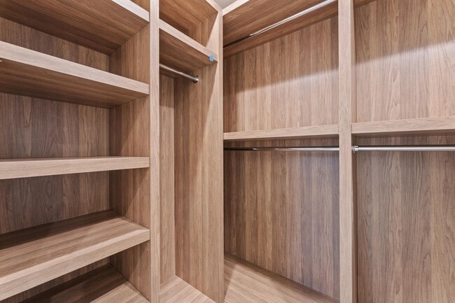 Building Photo - 214 28th St