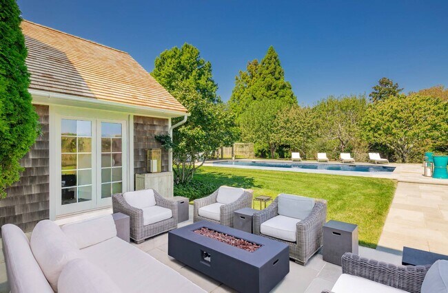 Building Photo - 480 Captains Neck Ln