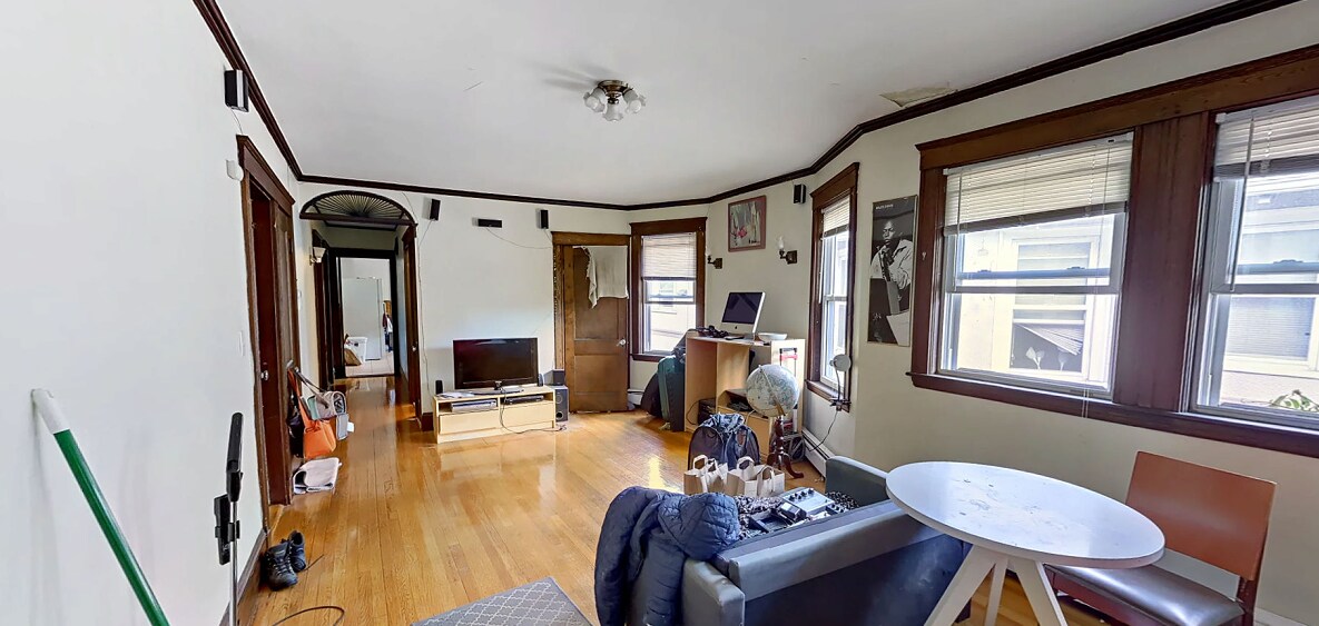 Building Photo - 785 Washington St