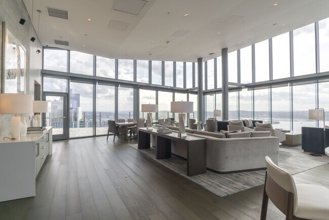 Building Photo - 2bd/1ba Seattle Condo