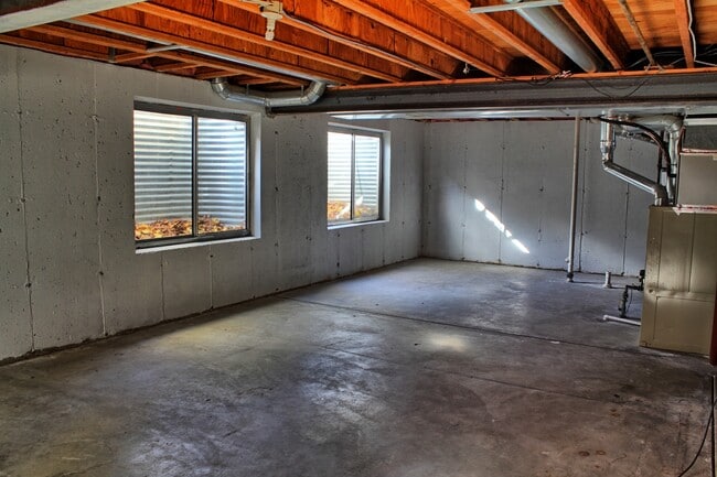 Building Photo - 10231 Travertine Pl
