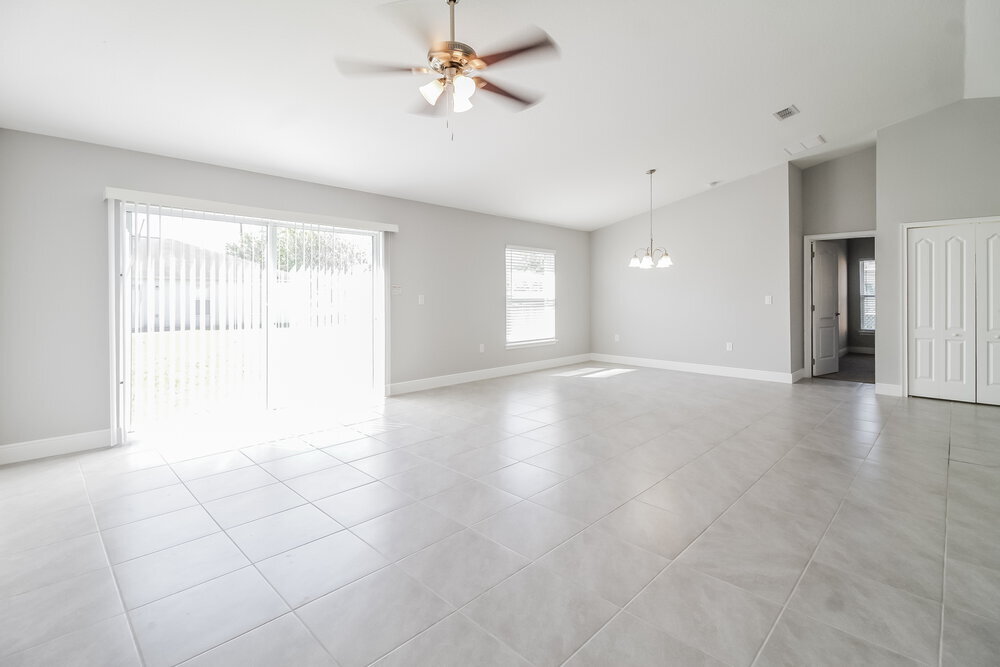 Building Photo - 8 Bradford Ct