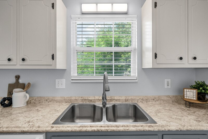 Building Photo - 2413 Egret Dr
