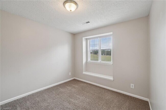 Building Photo - 3221 Pipers Way