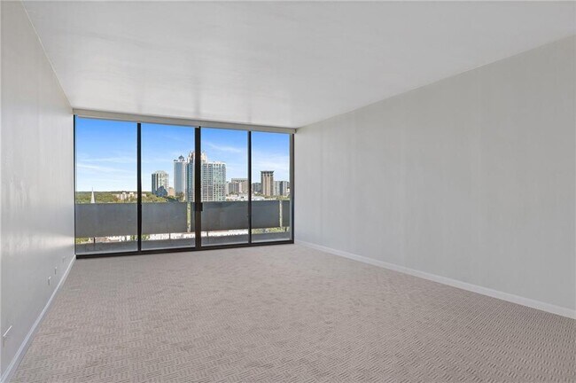 Building Photo - 2575 Peachtree Rd NE